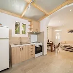 Fotini & Ira's House بيت للعطل